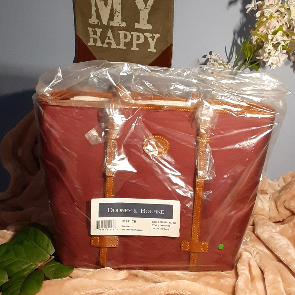NWT Dooney & Bourke EastWest Shopper-CRANBERRY